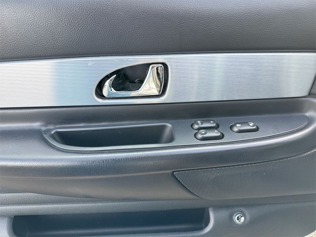 2004 Ford Thunderbird Base