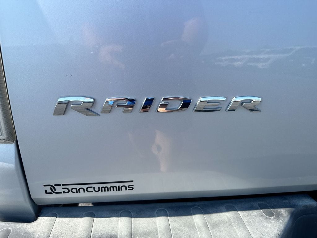 2007 Mitsubishi Raider LS