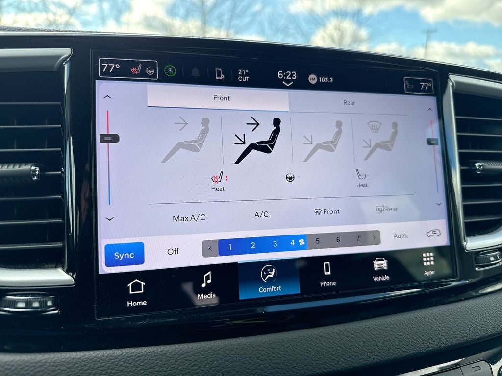 2024 Chrysler Pacifica Touring L