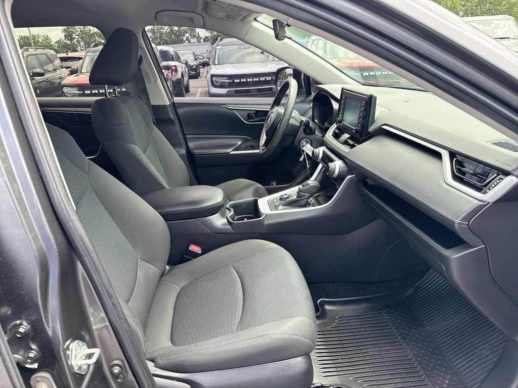 2022 Toyota RAV4 Hybrid LE