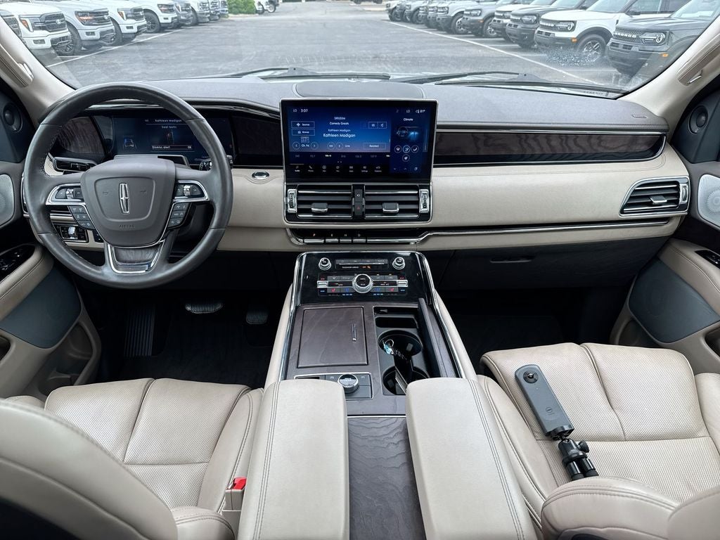 2023 Lincoln Navigator L Reserve
