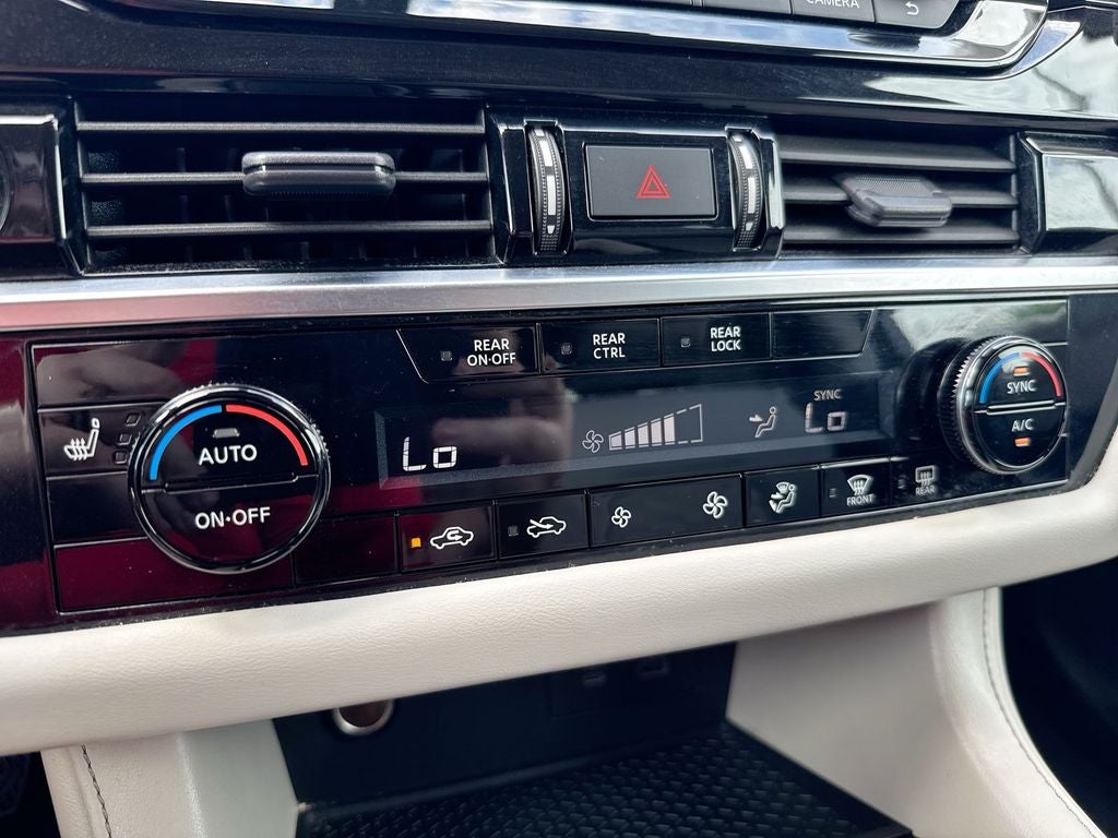 2023 Nissan Pathfinder SV