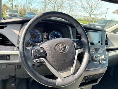 2017 Toyota Sienna XLE