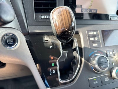 2017 Toyota Sienna XLE