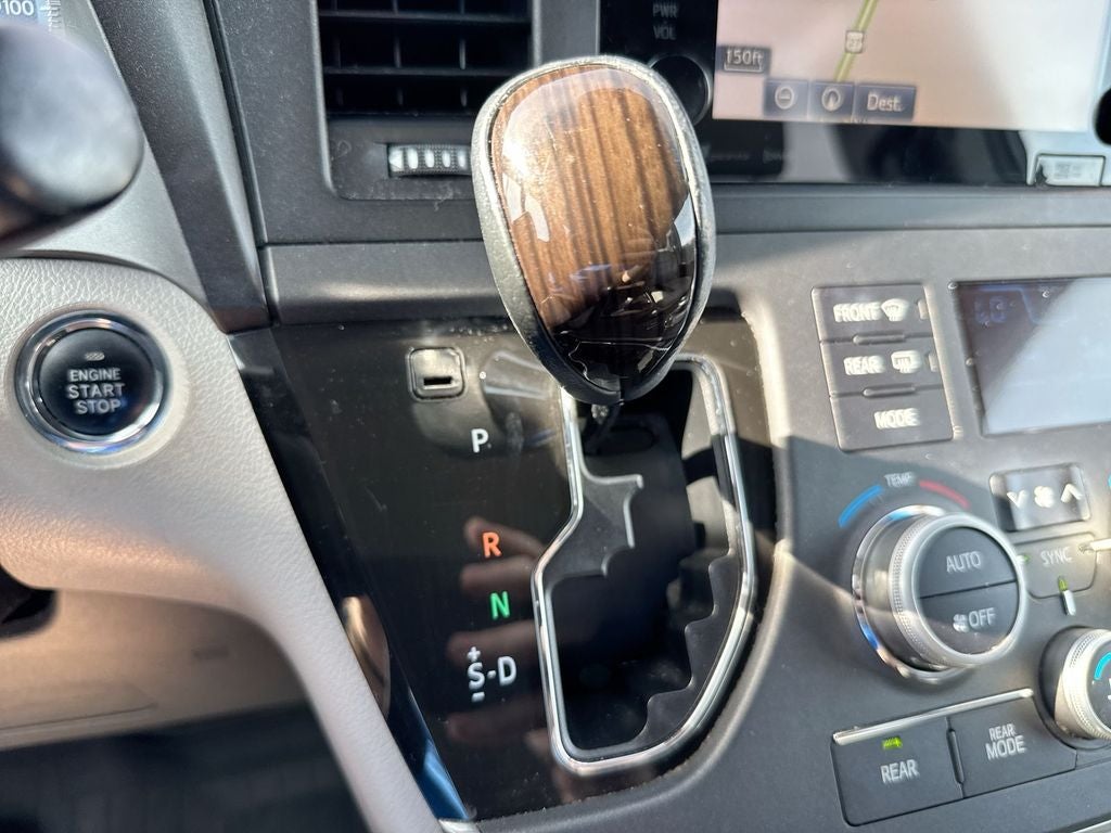 2017 Toyota Sienna XLE