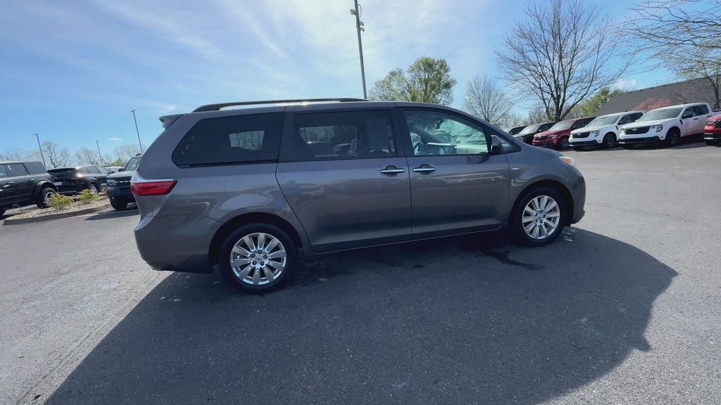 2017 Toyota Sienna XLE