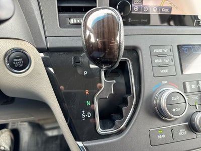 2017 Toyota Sienna XLE