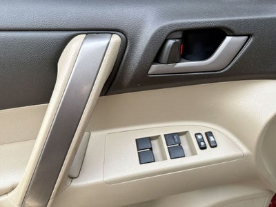 2010 Toyota Highlander SE