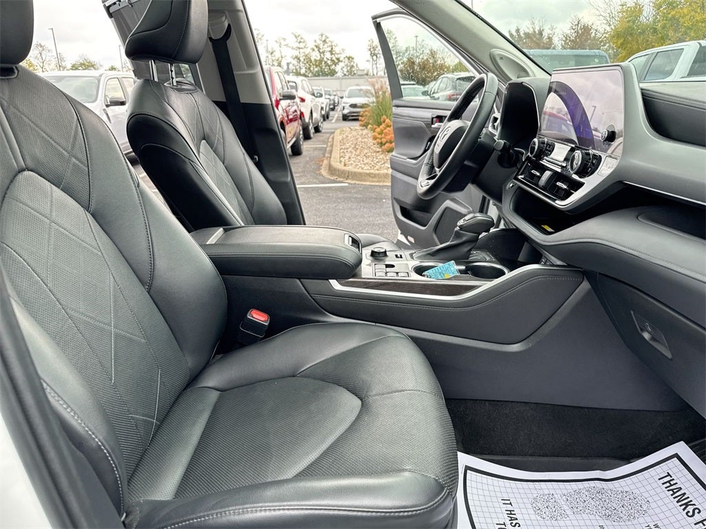 2023 Toyota Highlander Platinum
