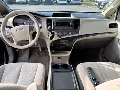 2014 Toyota Sienna LE