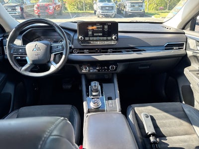 2024 Mitsubishi Outlander SE Black Edition w/Pano Roof