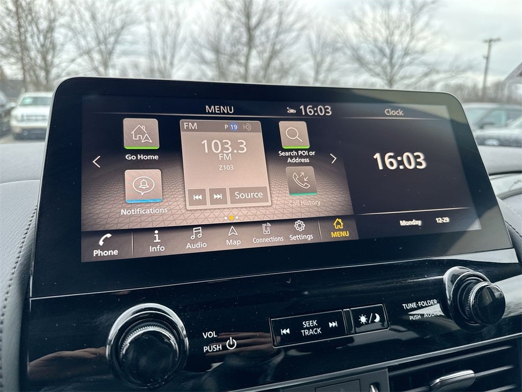 2024 Nissan Armada SV