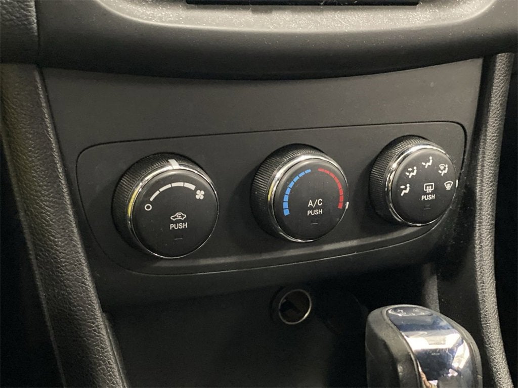 2012 Dodge Avenger SE