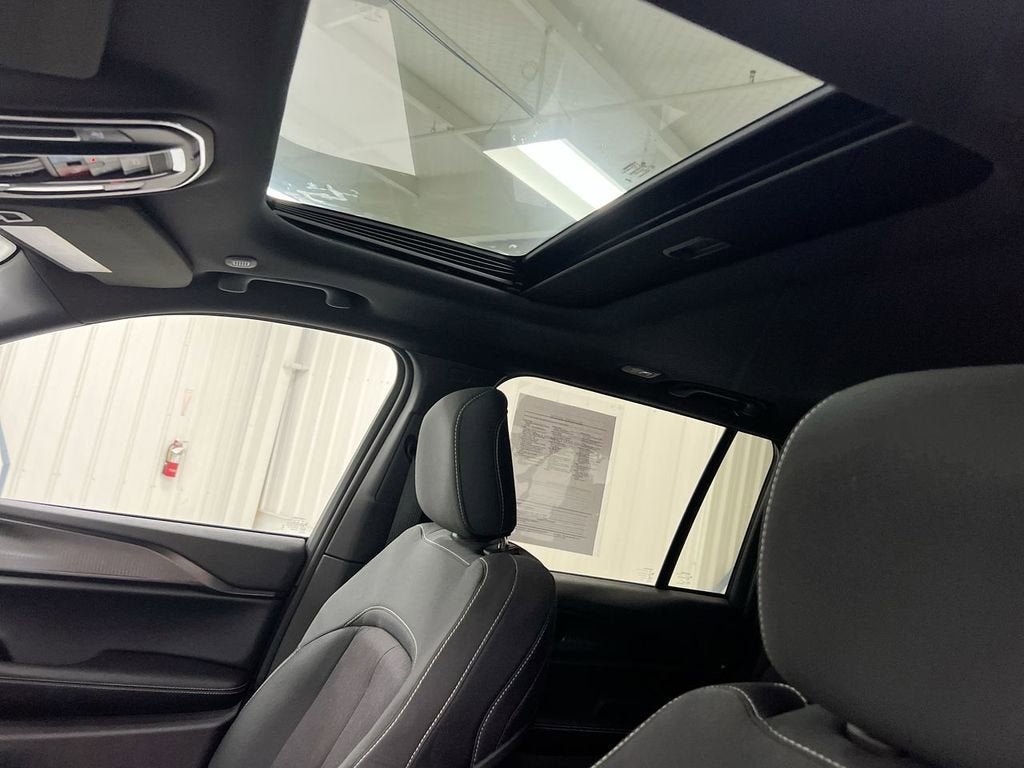 2025 Jeep Grand Cherokee Laredo X