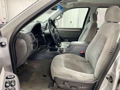 2004 Ford Explorer XLT