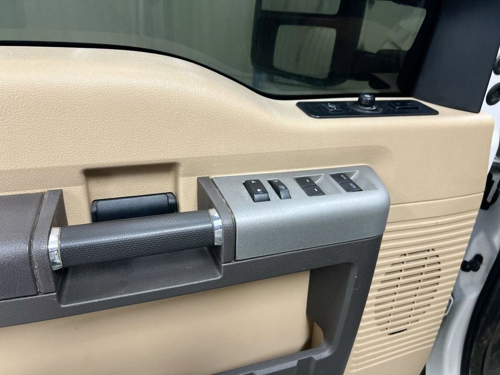 2013 Ford Super Duty F-350 DRW XL