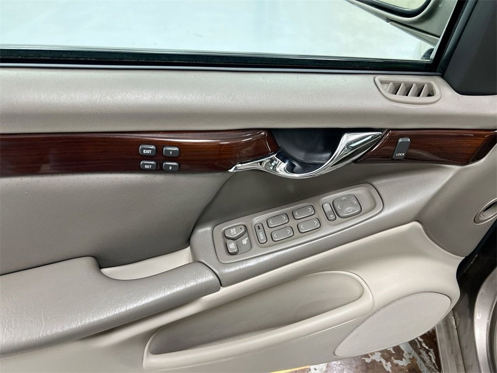 2002 Cadillac Deville DTS