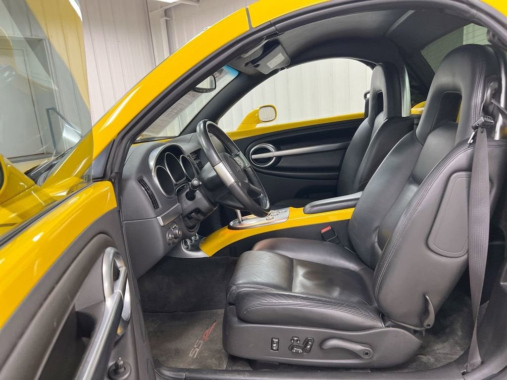 2004 Chevrolet SSR LS