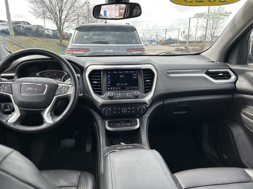2023 GMC Acadia SLT