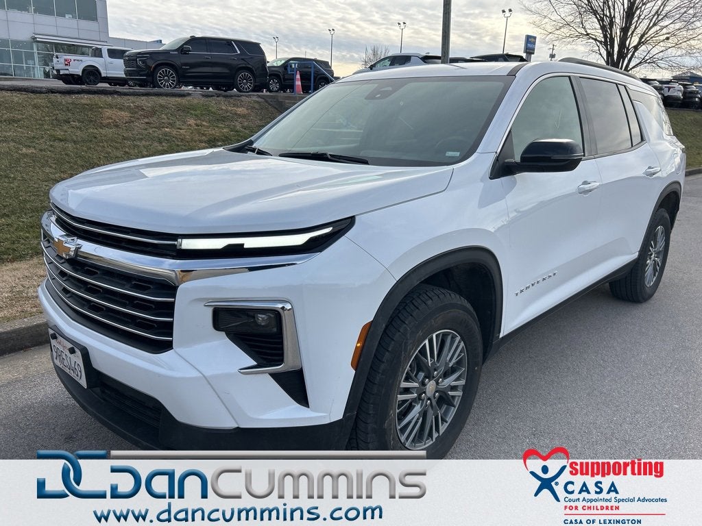 2025 Chevrolet Traverse LT