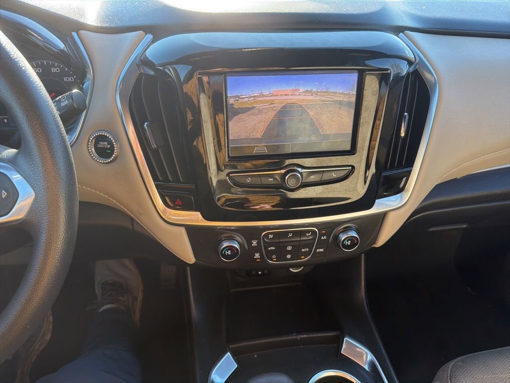 2022 Chevrolet Traverse LS