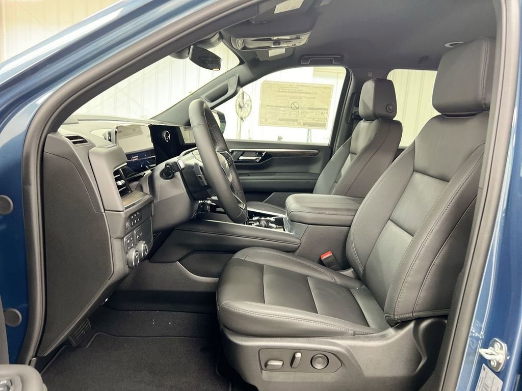 2025 Chevrolet Suburban LT