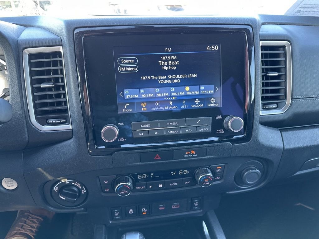 2022 Nissan Frontier SV