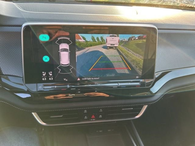 2024 Volkswagen Atlas Cross Sport 2.0T SEL R-Line