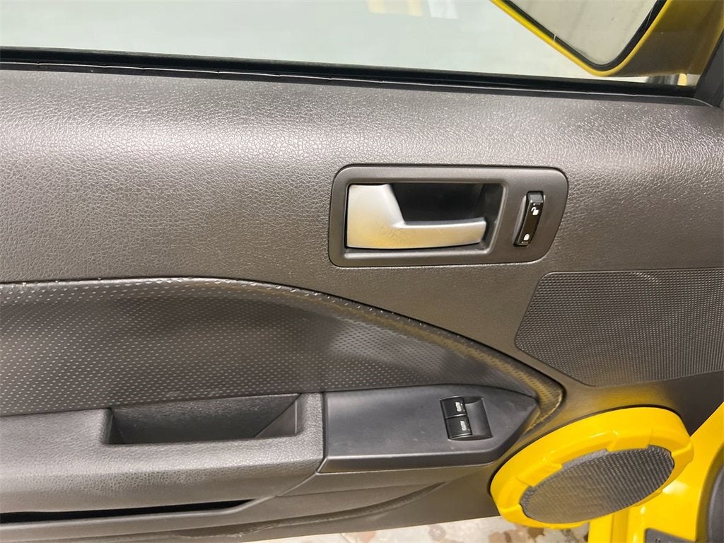 2005 Ford Mustang GT Deluxe