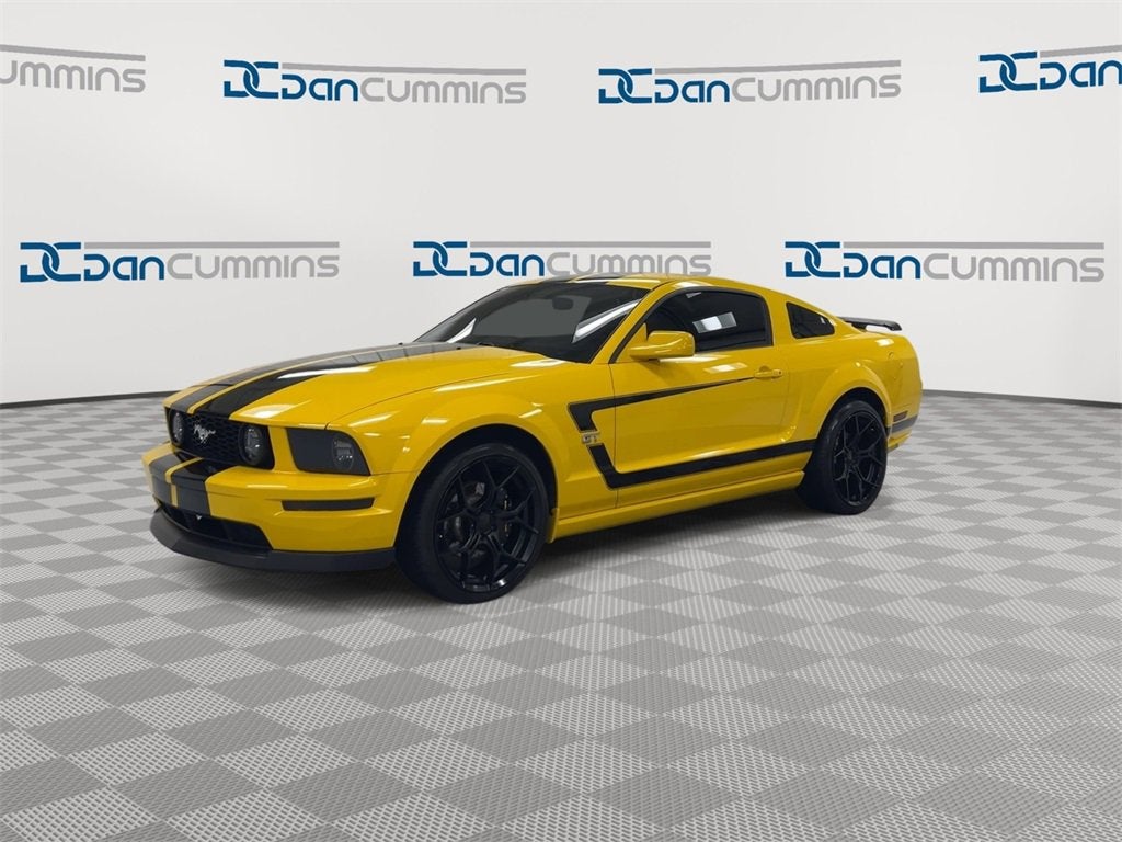 2005 Ford Mustang GT Deluxe