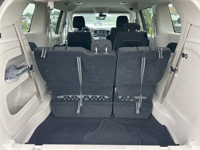 2024 Chrysler Voyager LX