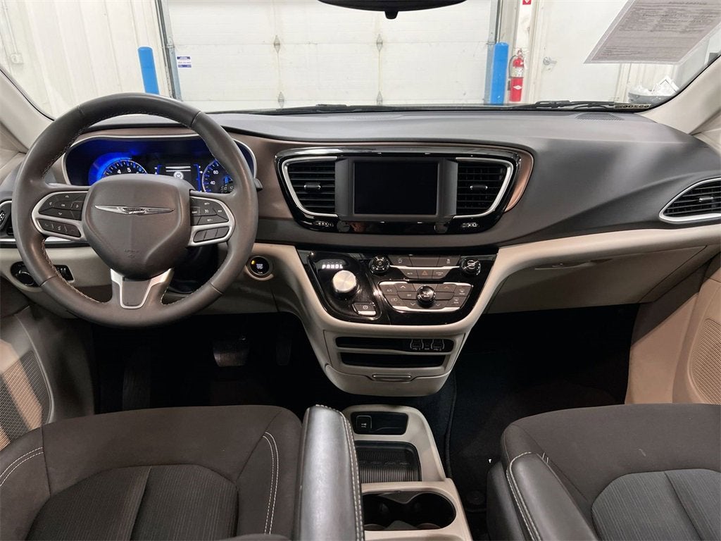 2024 Chrysler Voyager LX