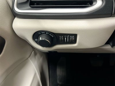 2024 Chrysler Voyager LX