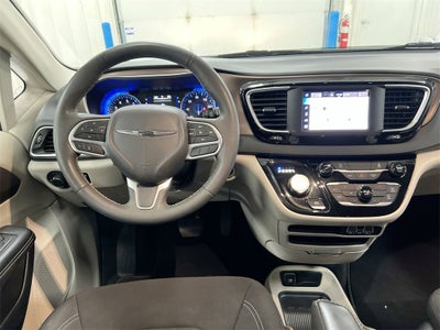 2024 Chrysler Voyager LX