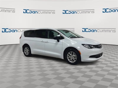 2024 Chrysler Voyager LX