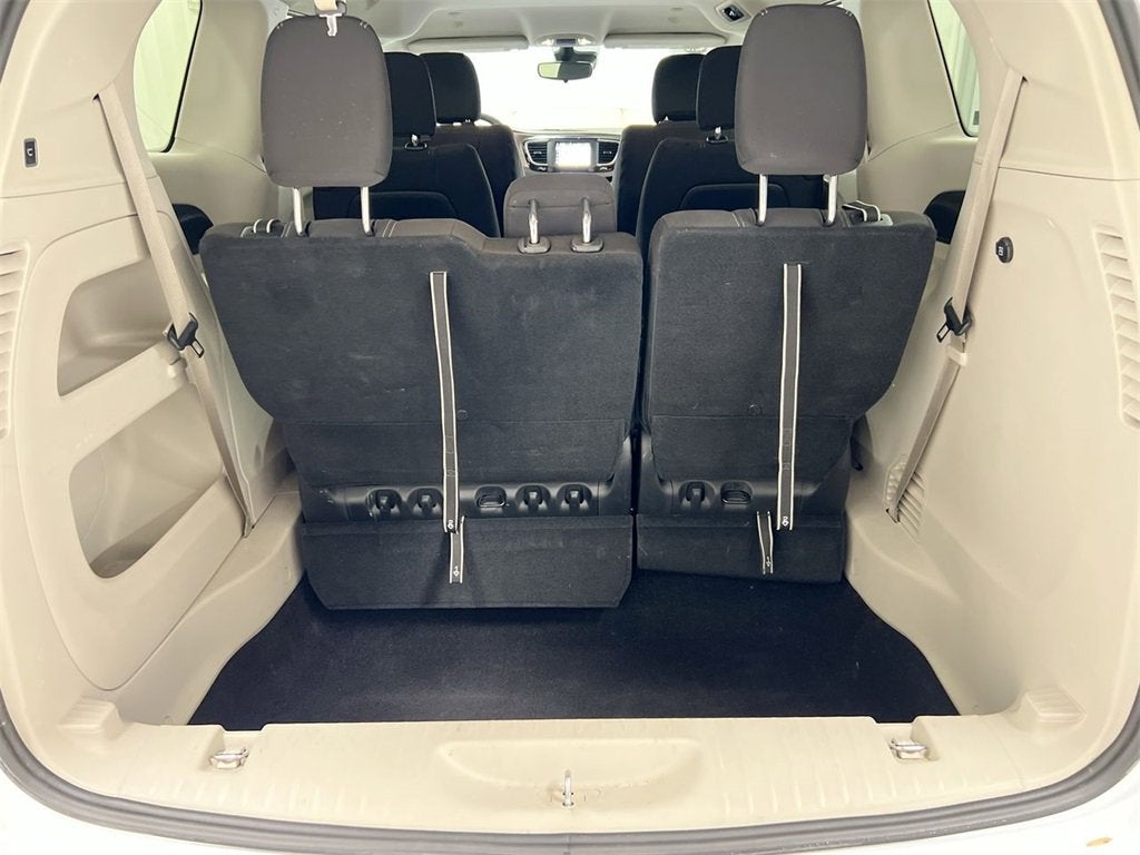 2024 Chrysler Voyager LX