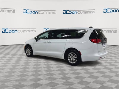 2024 Chrysler Voyager LX