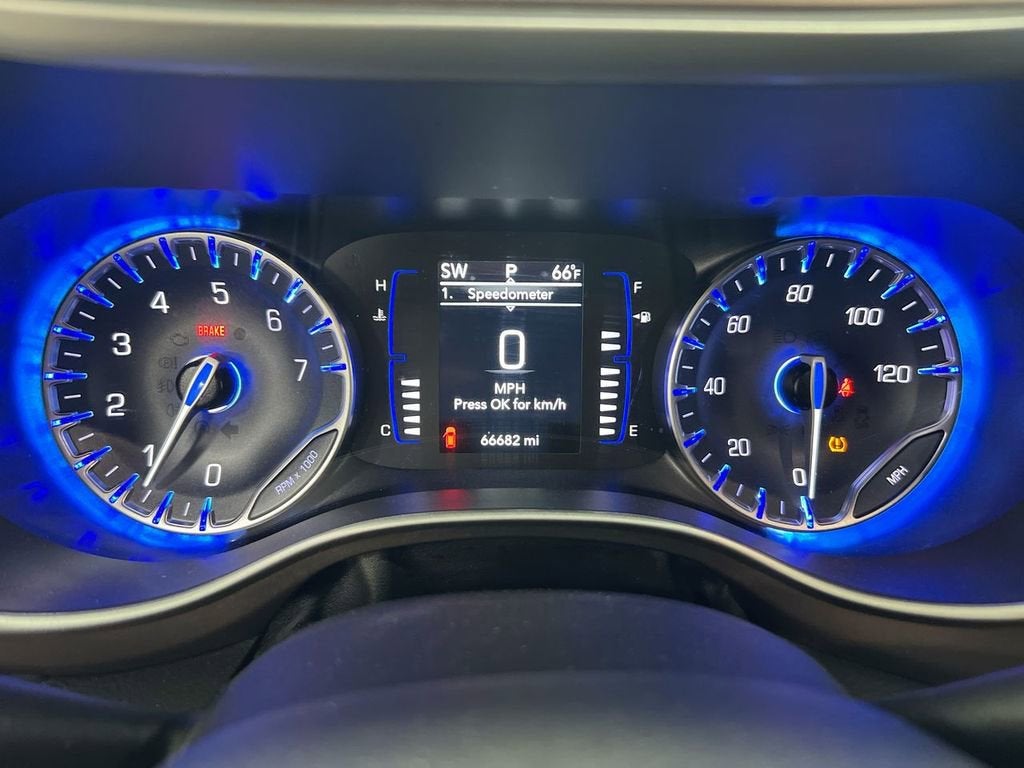 2023 Chrysler Voyager LX