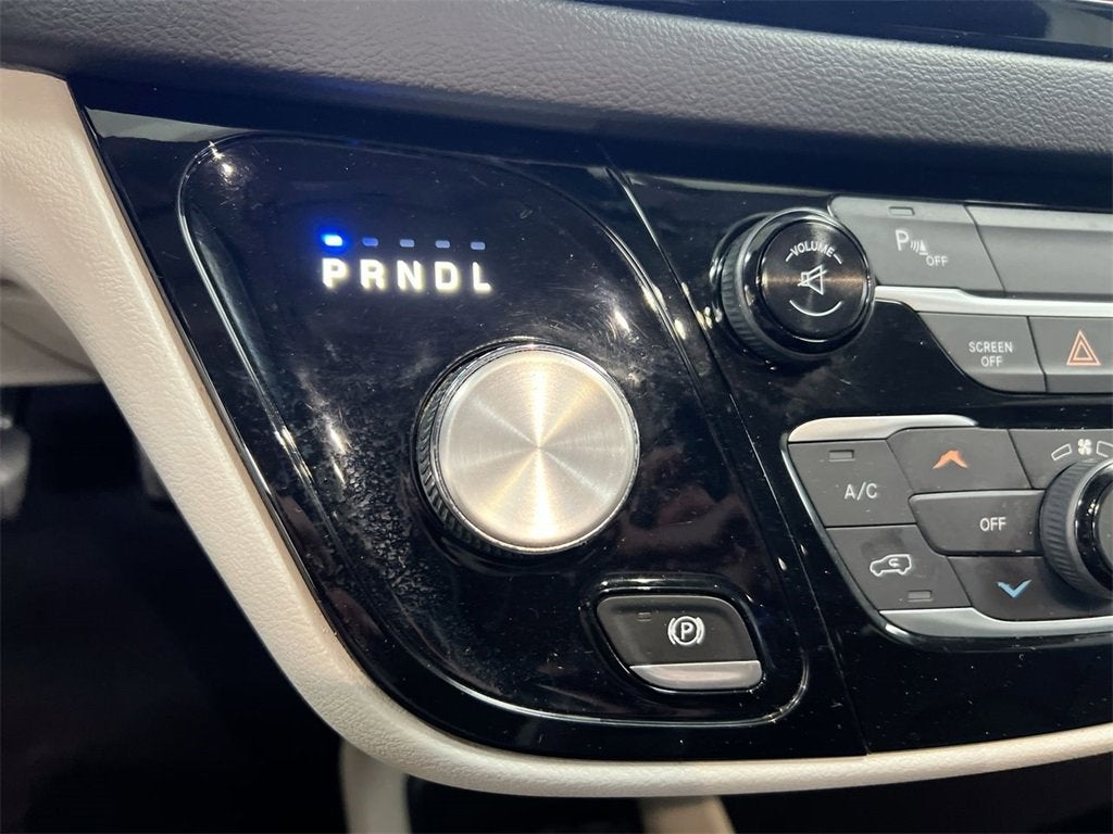 2017 Chrysler Pacifica Touring-L Plus