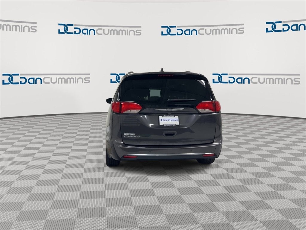 2017 Chrysler Pacifica Touring-L Plus