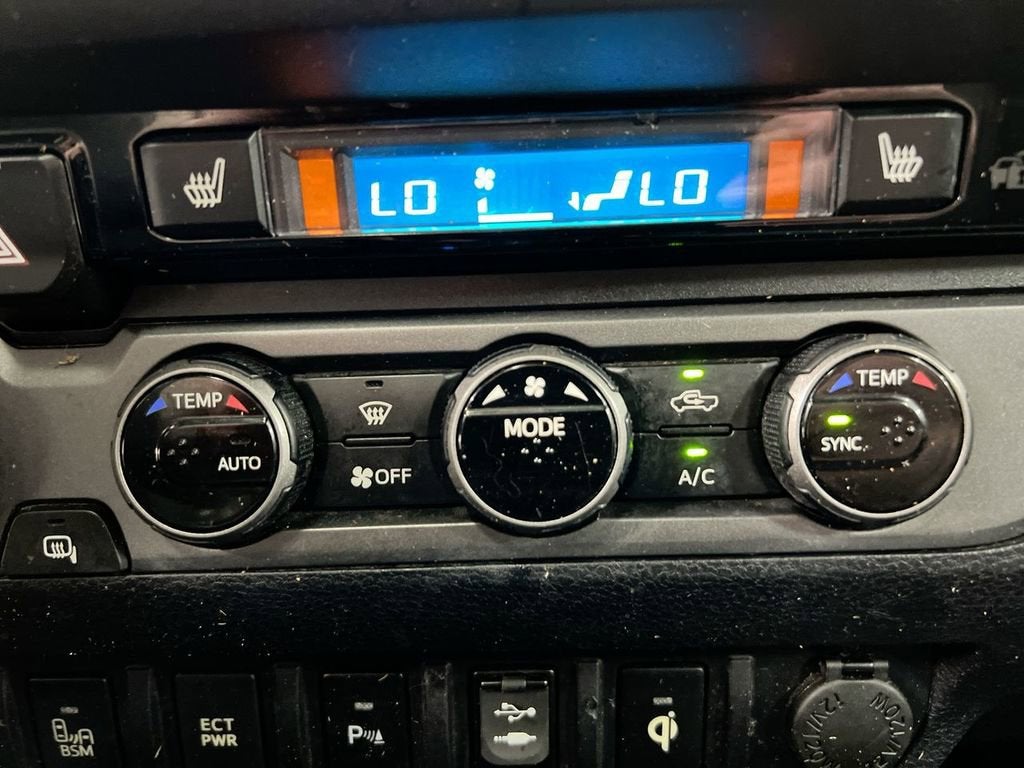 2016 Toyota Tacoma SR