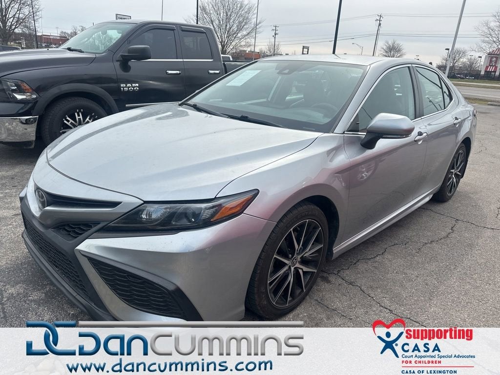 2022 Toyota Camry SE