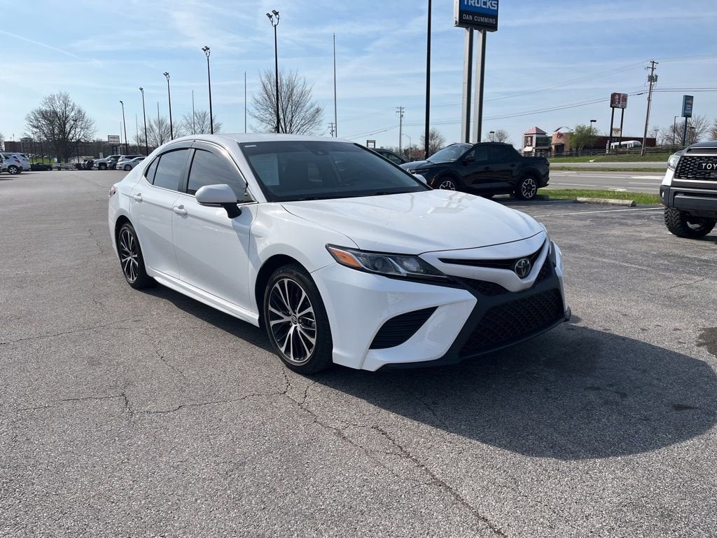 2020 Toyota Camry SE