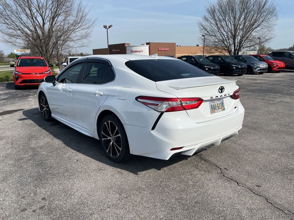 2020 Toyota Camry SE