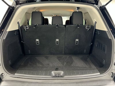 2023 Nissan Pathfinder SV