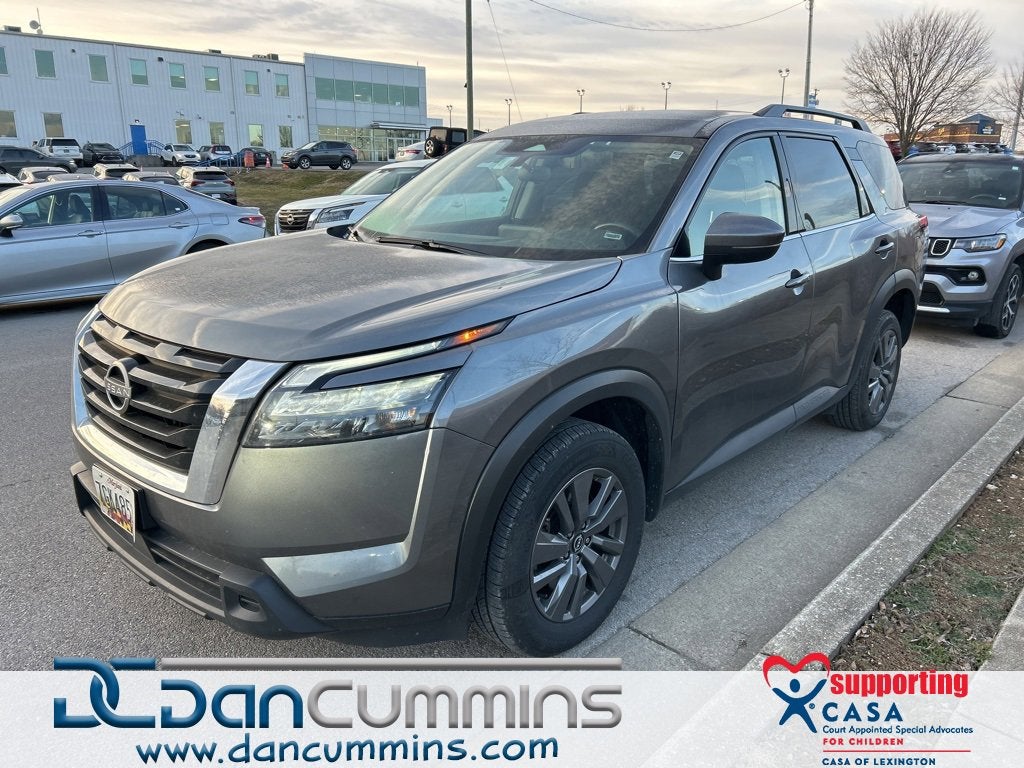 2025 Nissan Pathfinder SV