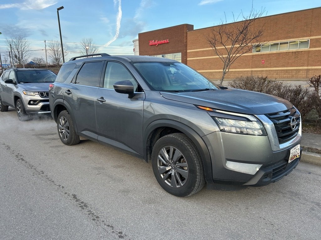 2025 Nissan Pathfinder SV