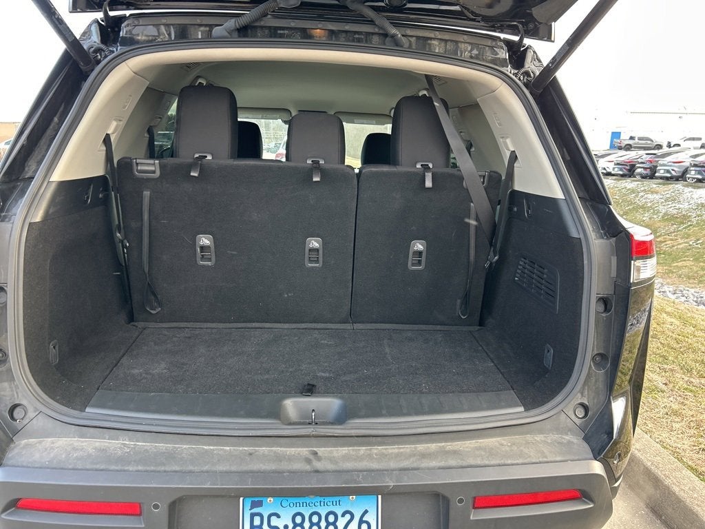 2025 Nissan Pathfinder SV