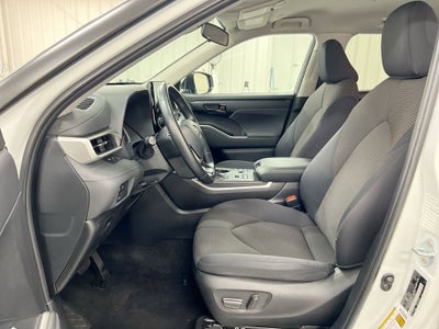 2024 Toyota Highlander LE