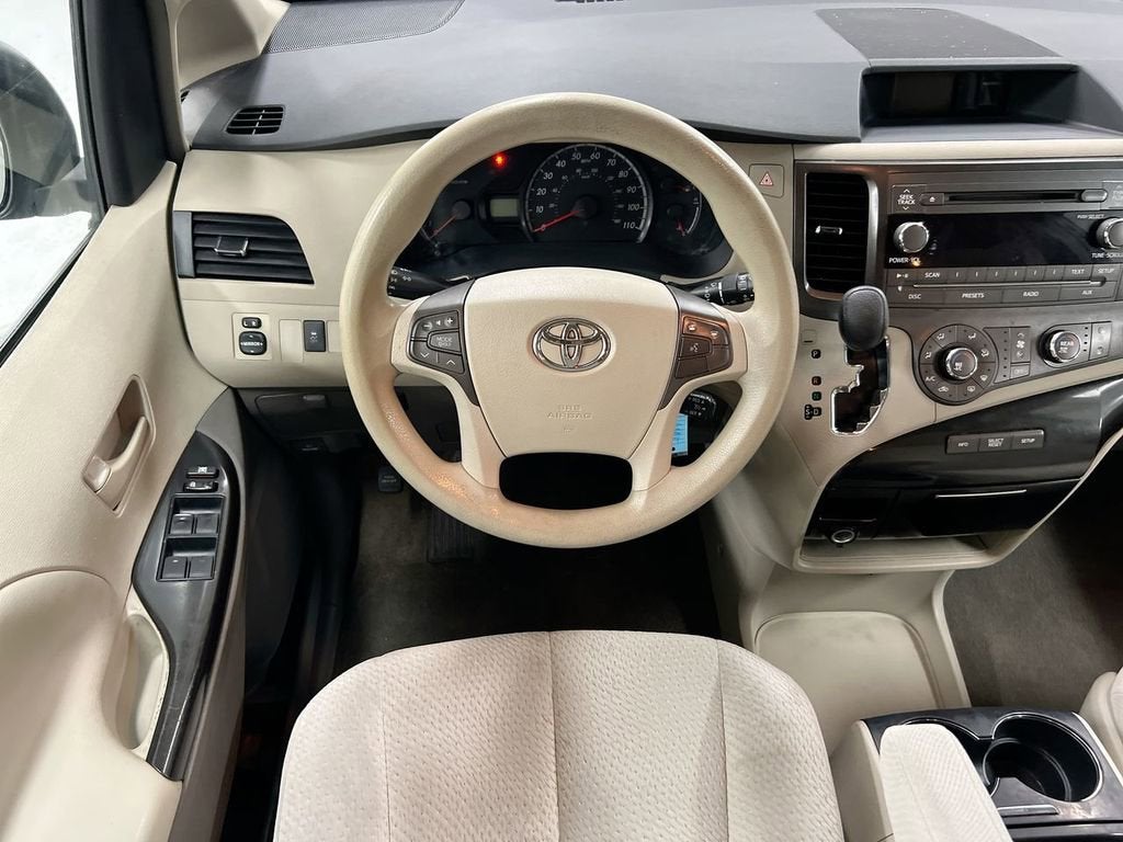 2011 Toyota Sienna LE AAS